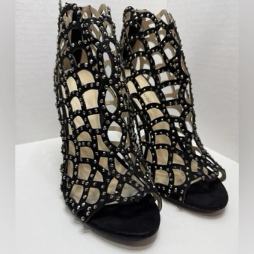 Heels - Picture 2 of 2
